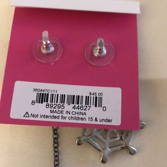 Betsey Johnson Silver Tone Spider & Spider Web Mismatch Drop Earrings NWT - Picture 10 of 11